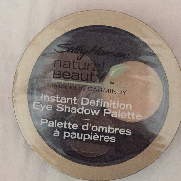 Makeup bundle✨ - Picture 6 of 6